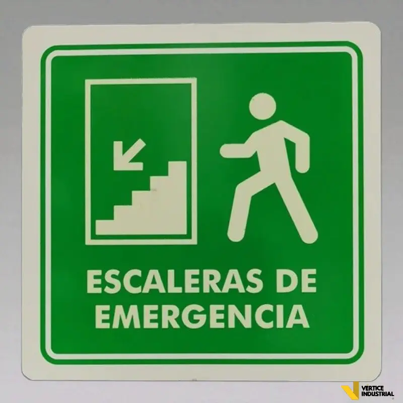 ESCALERAS DE EMERGENCIA (BAJA, IZQUIERDA)