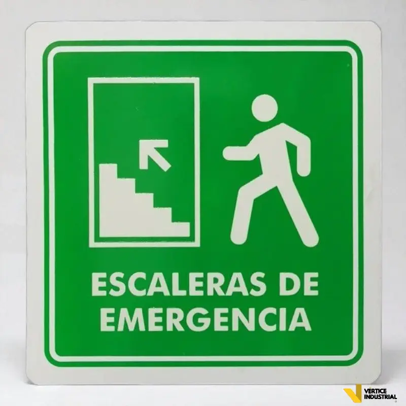 ESCALERAS DE EMERGENCIA (SUBE, IZQUIERDA)
